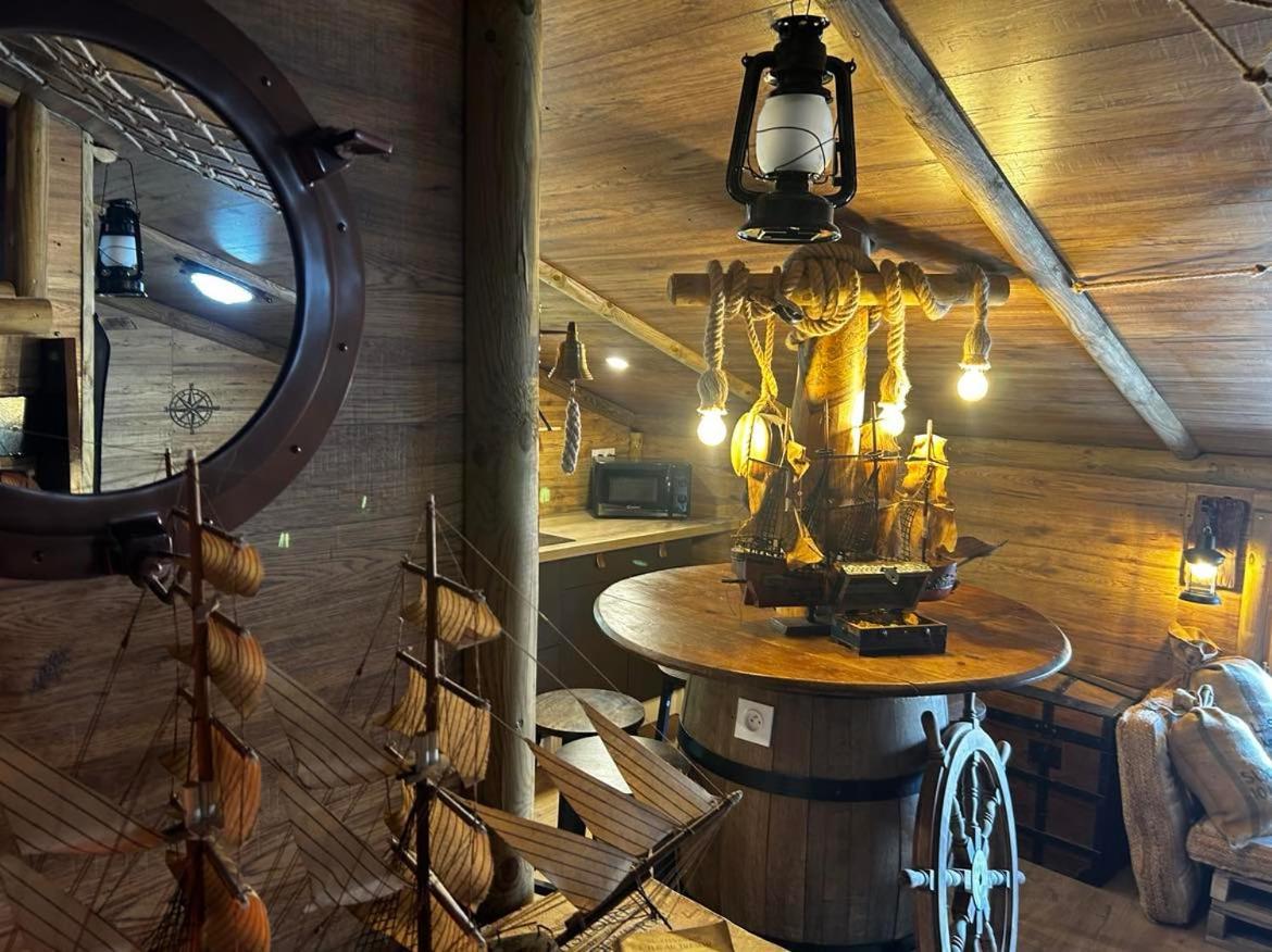 Les Chambres De Paulette Chambres A Theme Jack Sparrow Sainte-Marie-la-Mer Eksteriør billede